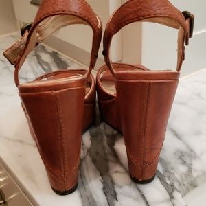 Frye Shoes - Frye platform sandals size 7 Frye Shoes - Frye platform sandals size 7